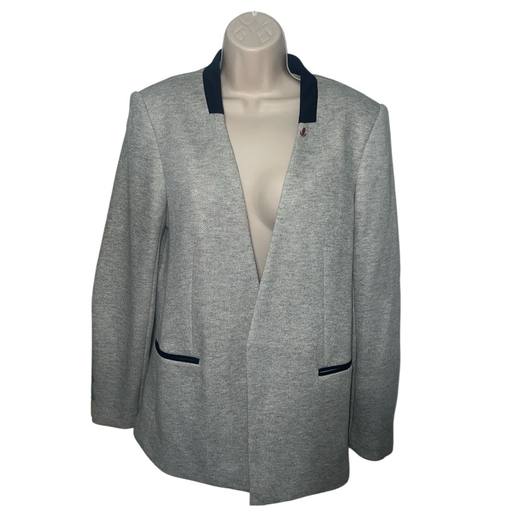 Tommy Hilfiger Gray Blazer with Tailored Silhouette